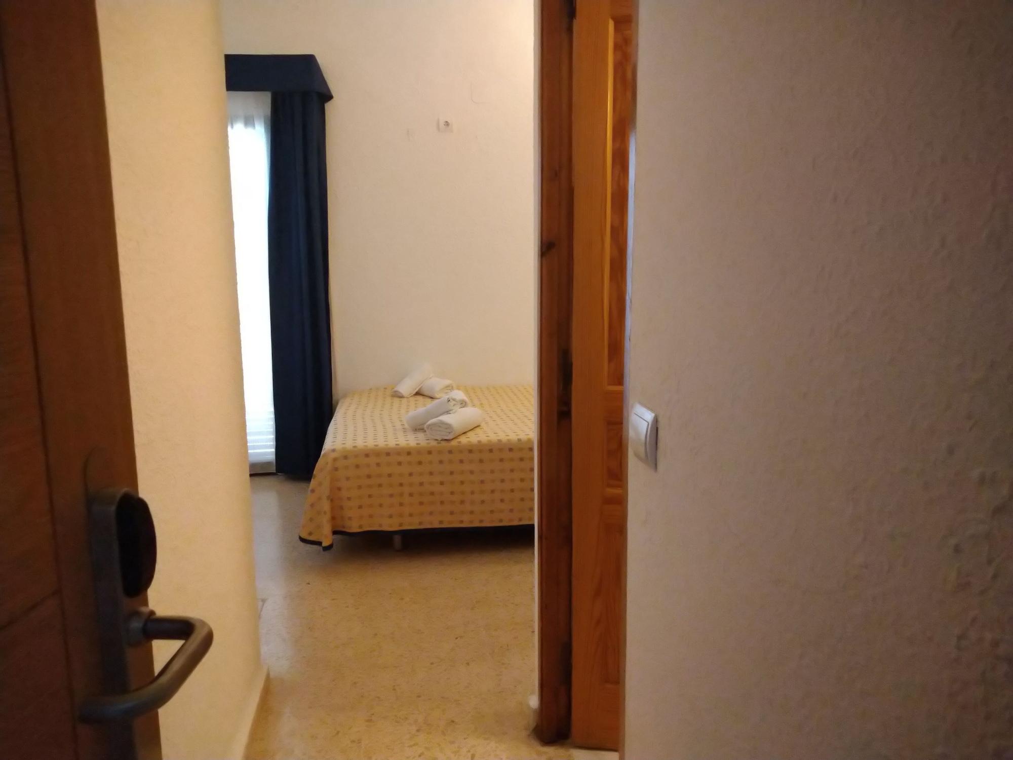 Hotel Roca Bella Es Pujols Eksteriør bilde
